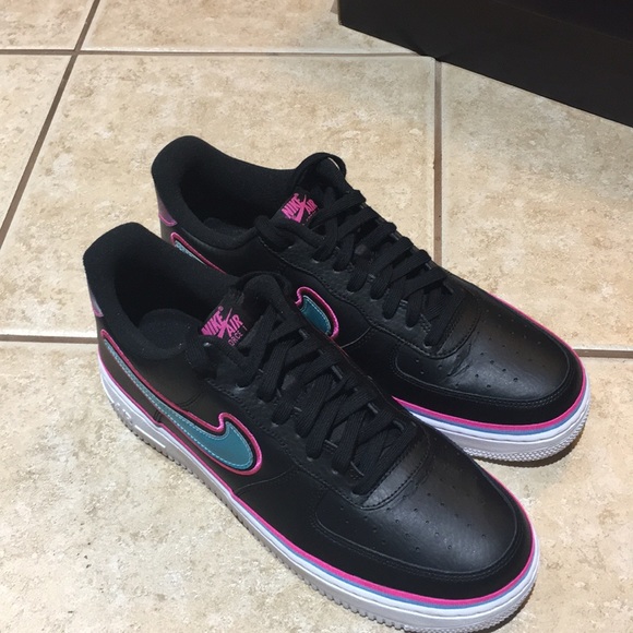 Nike Air Force 1 - Picture 1 of 4